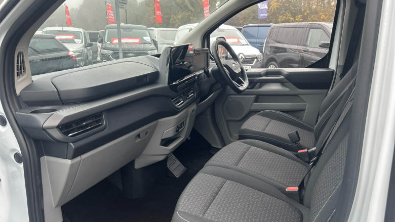 Ford Tourneo Custom 340 L2 Petrol Fwd 2.5 PHEV 232ps H1 Zetec 8 seater Auto